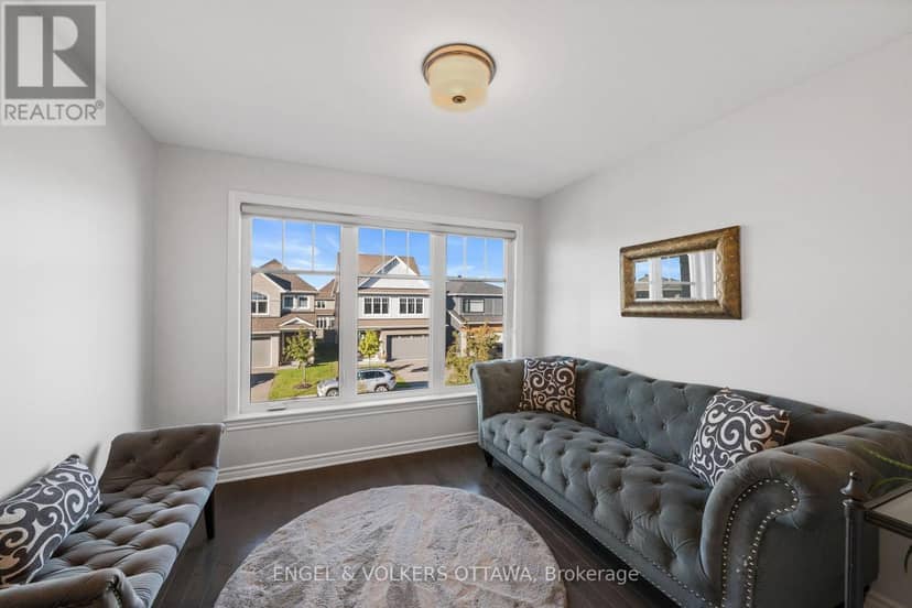 633 Moonflower Crescent — photo 16 of 35