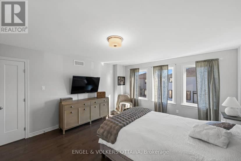633 Moonflower Crescent — photo 19 of 35