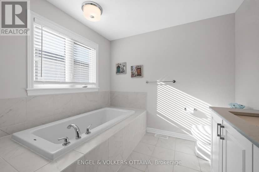 633 Moonflower Crescent — photo 22 of 35