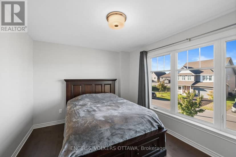 633 Moonflower Crescent — photo 24 of 35