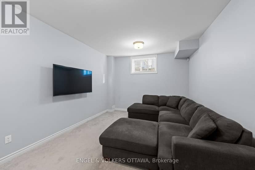 633 Moonflower Crescent — photo 29 of 35
