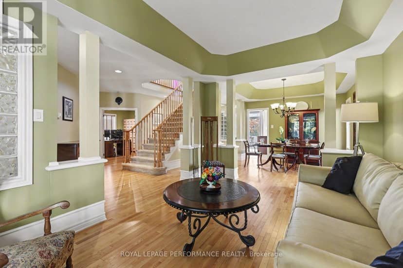 1033 Red Spruce Street, Ottawa, photo 2