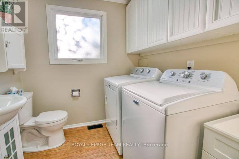 2998 Hyde Street — photo 15 of 40