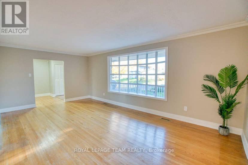 2998 Hyde Street — photo 9 of 40