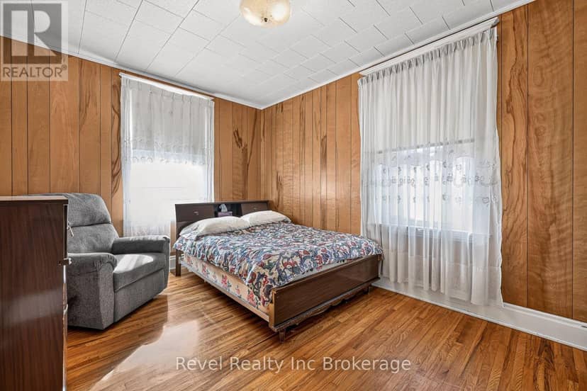 596 King Street — photo 20 of 39