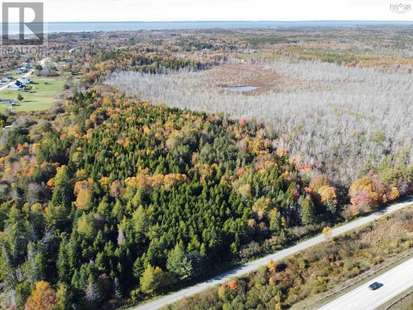 Lot 101 Highway — photo 1 of 4
