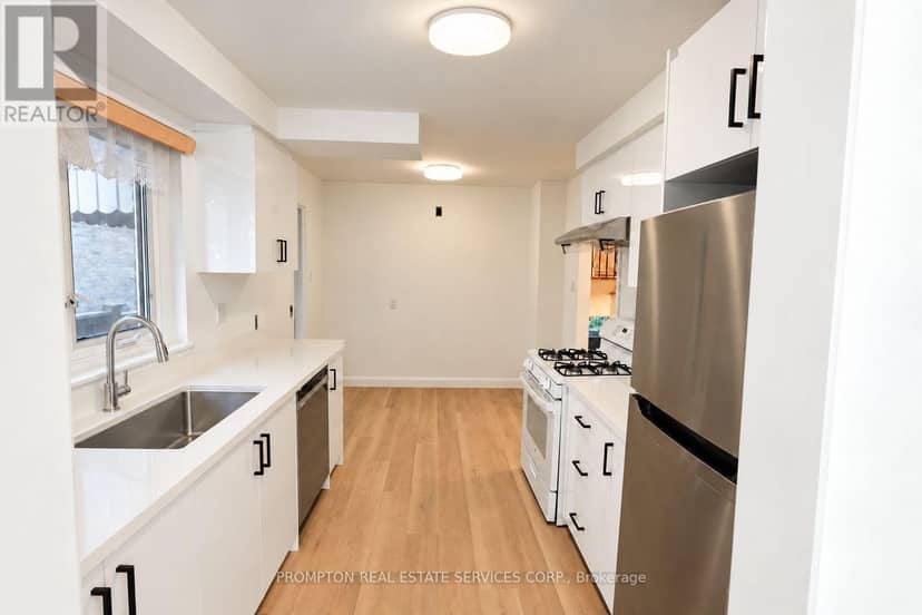 25 Lehar Crescent — photo 16 of 29