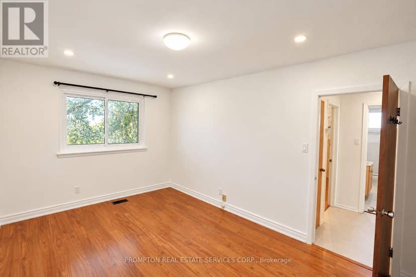 25 Lehar Crescent, Toronto, photo 6