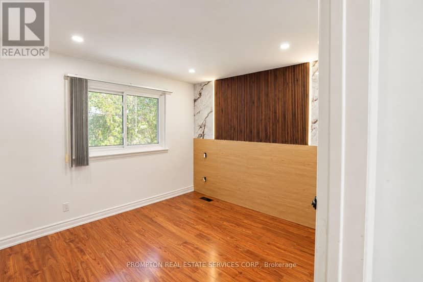 25 Lehar Crescent — photo 9 of 29
