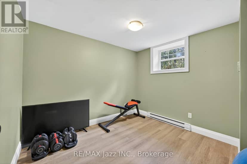 170 Raglan Street — photo 25 of 40