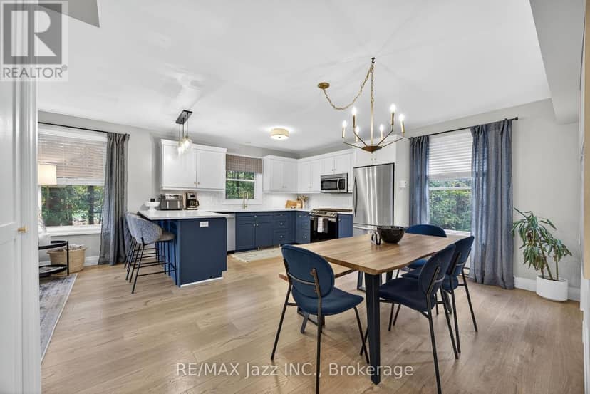 170 Raglan Street — photo 10 of 40