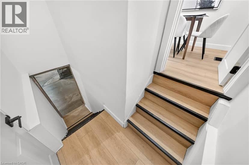 51 QUEEN Street S — photo 32 of 40