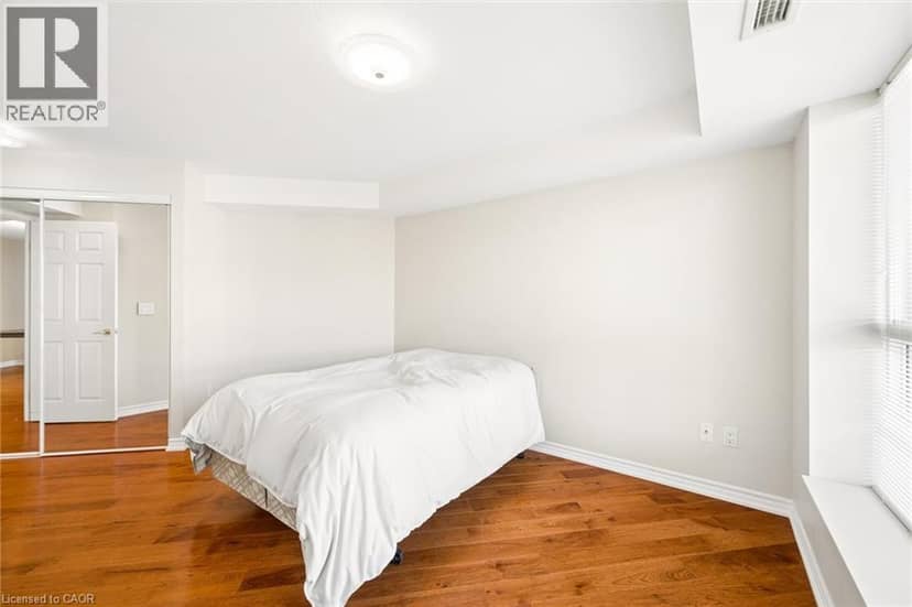 20 ST GEORGE Street Unit# 507 — photo 13 of 24