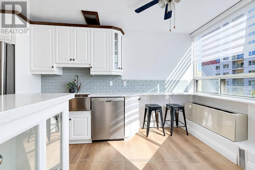 604 - 3227 King Street E — photo 14 of 38