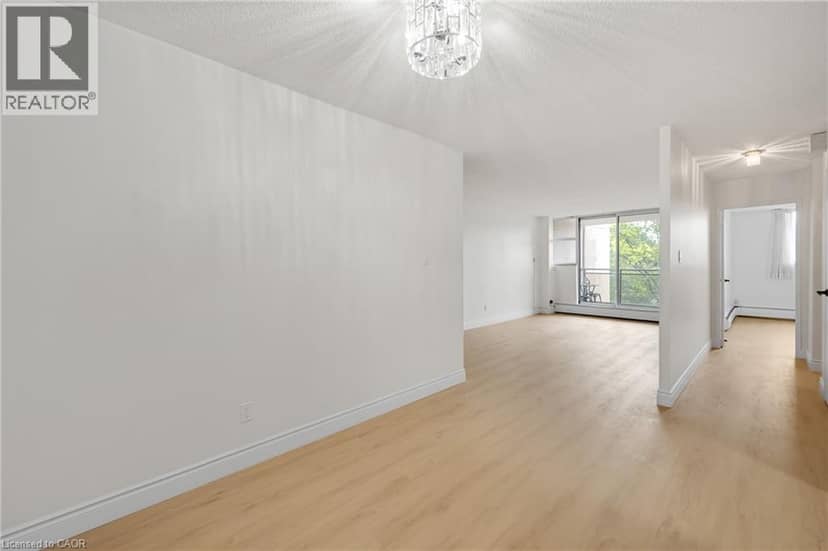 975 WARWICK Court Unit# 310 — photo 15 of 34