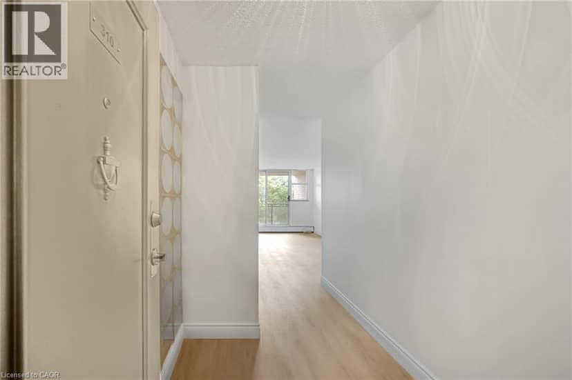 975 WARWICK Court Unit# 310 — photo 7 of 34