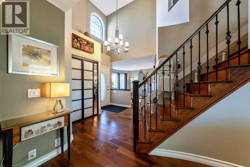 7 Springbank View SW, Calgary, photo 8