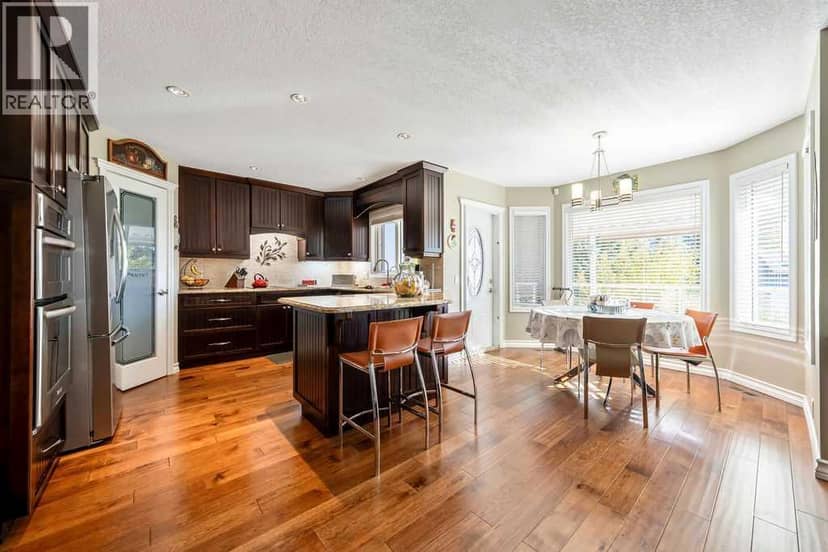 7 Springbank View SW — photo 11 of 40
