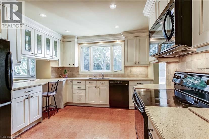 1360 MAJESTIC Drive — photo 13 of 40