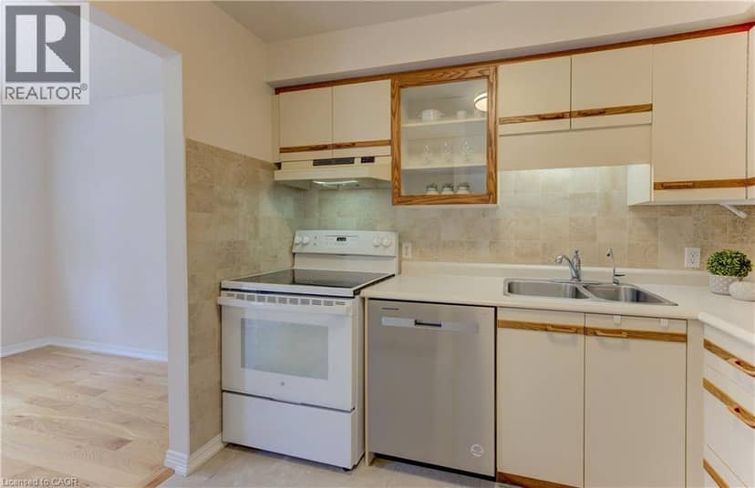 360 CORNRIDGE Place Unit# 4 — photo 6 of 40