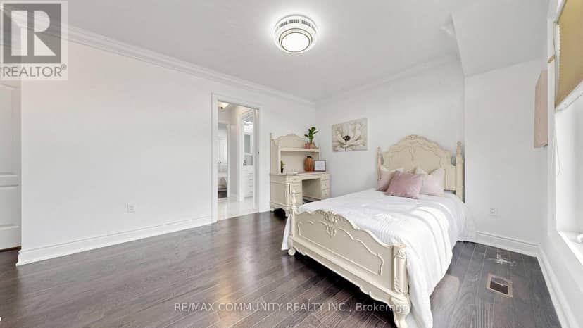 118 Harewood Avenue — photo 31 of 40