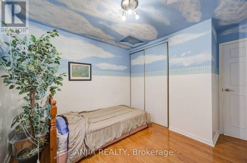 8 Millcroft Way — photo 28 of 40