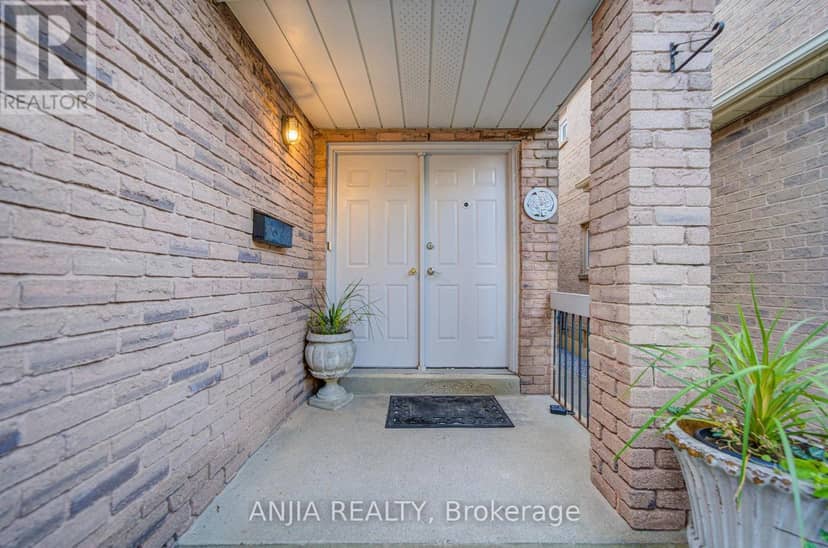 8 Millcroft Way, Vaughan, photo 3