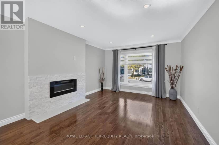 9 Brightbay Crescent — photo 12 of 40