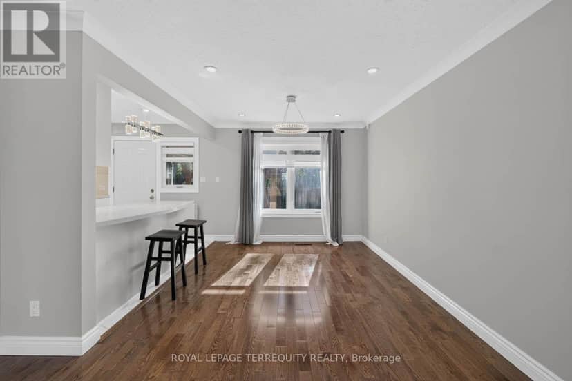 9 Brightbay Crescent — photo 15 of 40