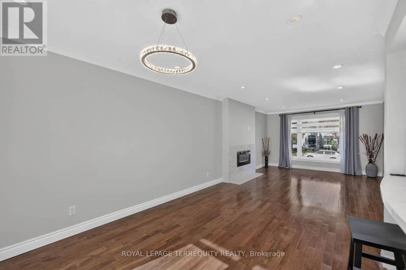 9 Brightbay Crescent — photo 18 of 40