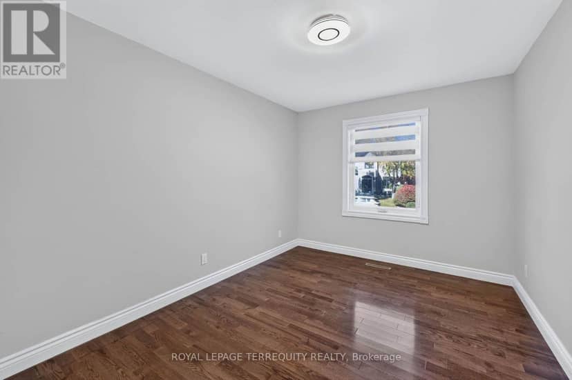9 Brightbay Crescent — photo 23 of 40