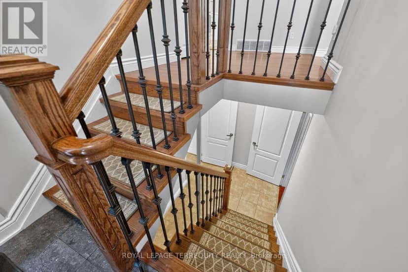 9 Brightbay Crescent — photo 30 of 40