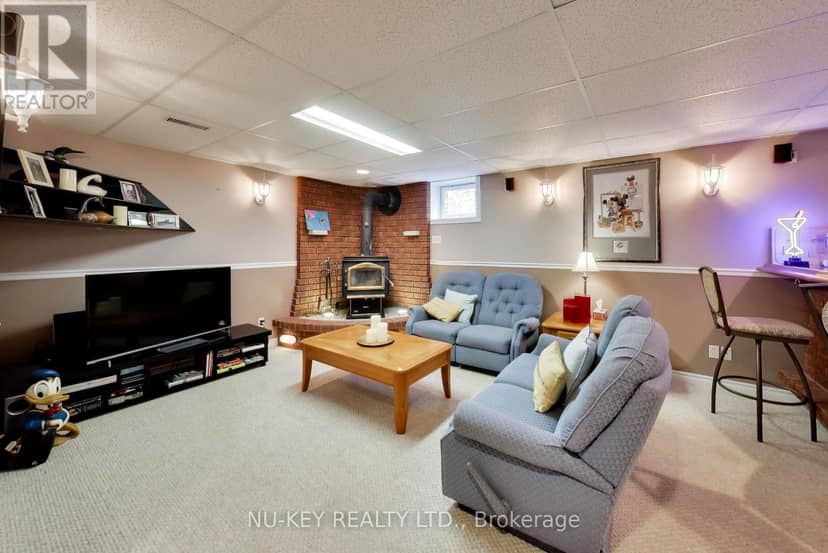 9 Monique Crescent — photo 21 of 38