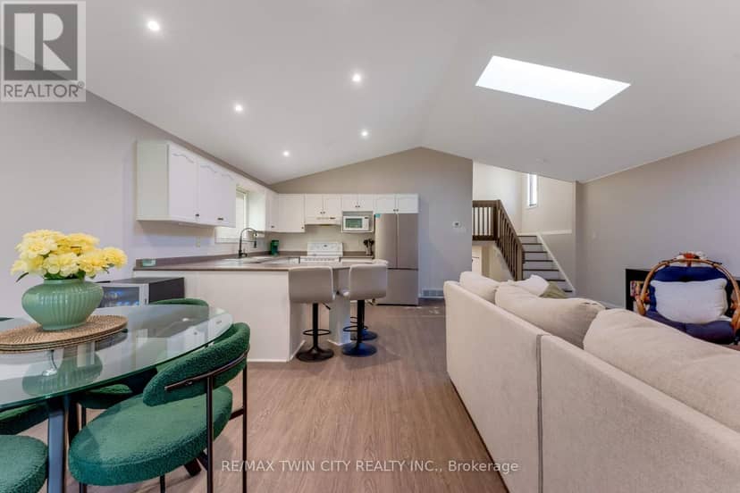 268 Keewatin Avenue — photo 14 of 40