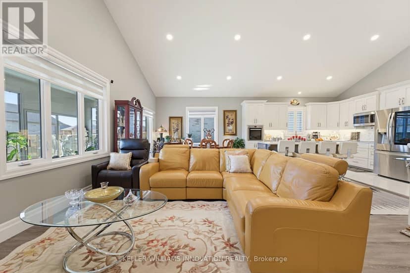 24 Winchester Crescent — photo 14 of 34