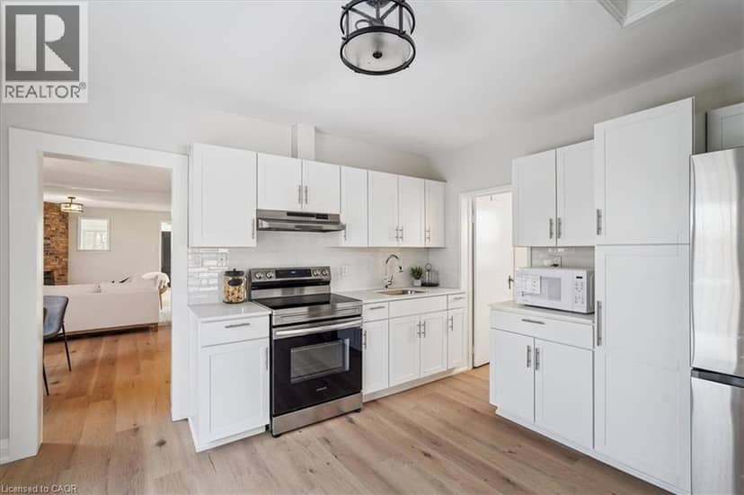 135 DEANE Avenue — photo 10 of 27