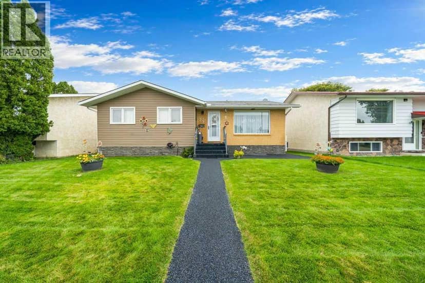29 Cairns Way SE, Medicine Hat