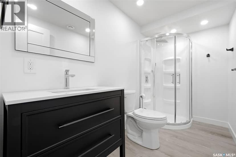 3105 Assiniboine AVENUE — photo 28 of 40