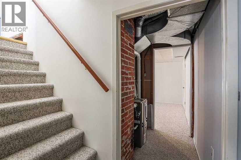 77 9 Street NE — photo 25 of 32