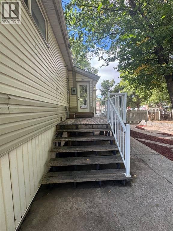 804 8 Street SE — photo 20 of 40