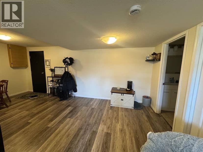 804 8 Street SE — photo 33 of 40