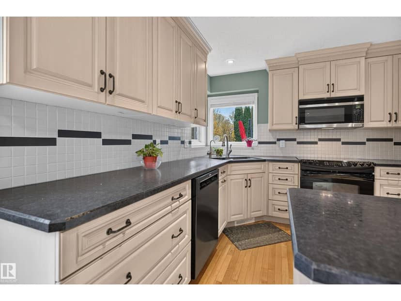 627 Wotherspoon Cl NW — photo 14 of 40