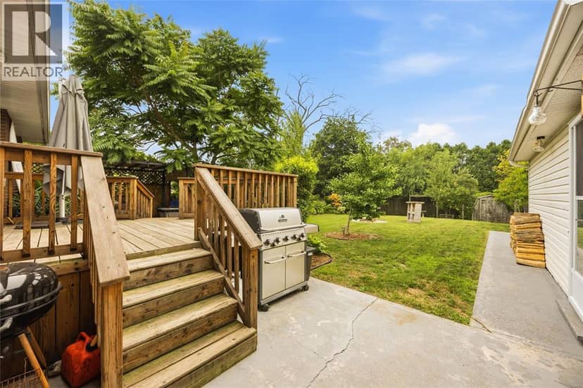 820 Woodward Crescent — photo 32 of 40