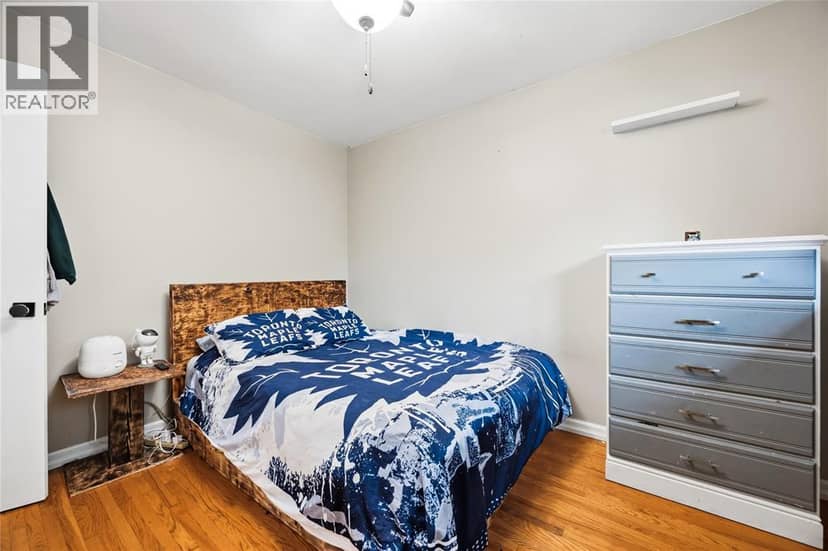820 Woodward Crescent — photo 18 of 40