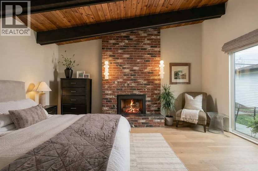2740 Lionel Crescent SW — photo 17 of 40