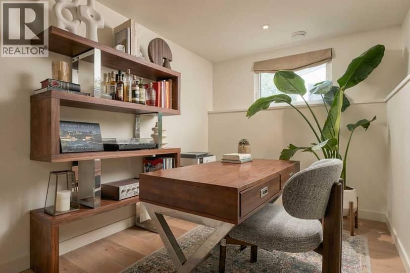 2740 Lionel Crescent SW — photo 23 of 40