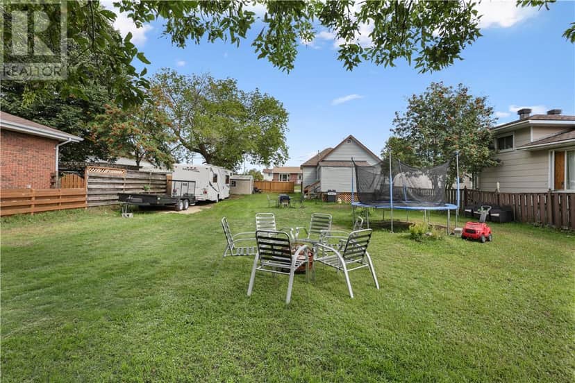 425 WOOD Street, Espanola, photo 6