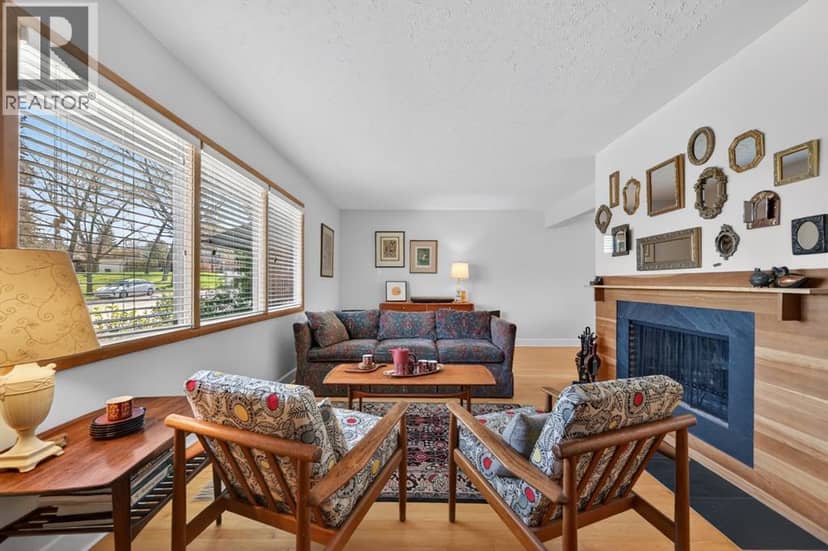 3811 24 Street NW — photo 9 of 40