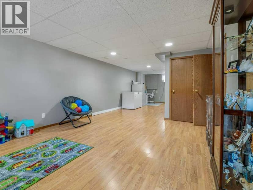 5504 42 Avenue — photo 35 of 40