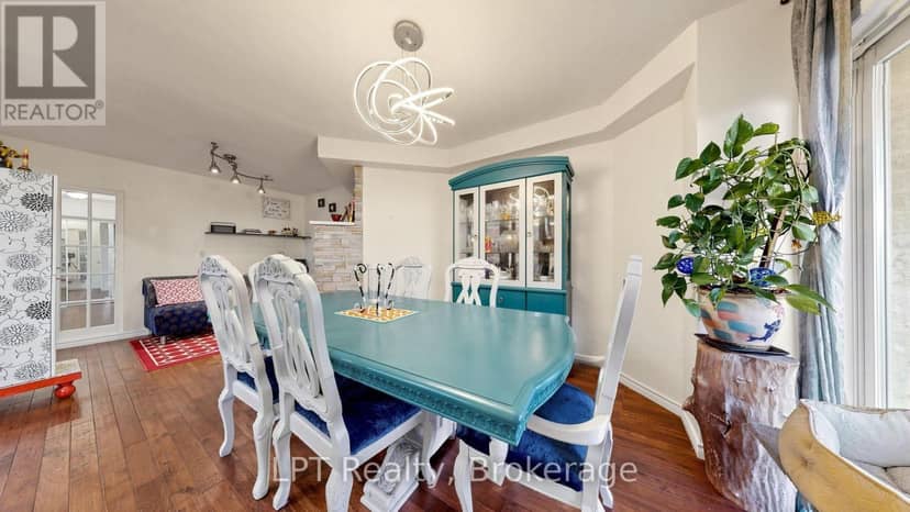 18 Tawn Crescent — photo 10 of 31